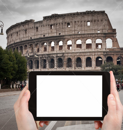 tourist photographs of Coliseum in Rome
