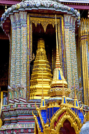 blue gold temple in bangkok thailand incision of the te
