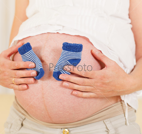 Belly with baby socks