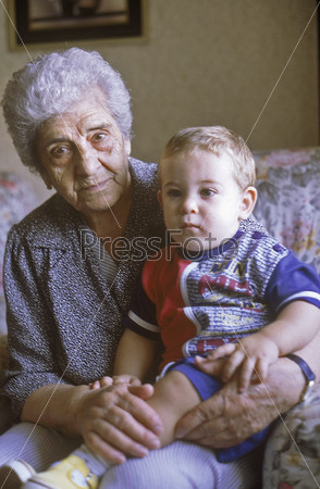 Бабушка с внуком