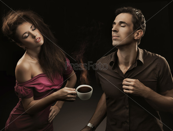 Young couple drinking coffee