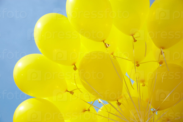 Много желтые шарики