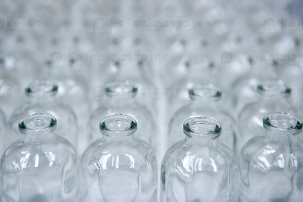 Glass transparent empty bottles assembly line