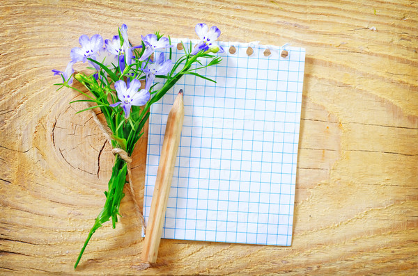 note and flowers