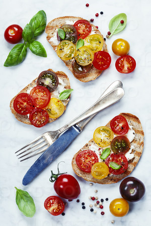 Tomato and basil sandwiches