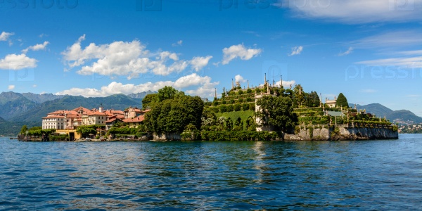 Isola Bella is located in the middle of Lake Maggiore, just 5 minutes off the town of Stresa.  The island owes its fame to the Borromeo family who built a magnificent palace with a beautiful garden.
