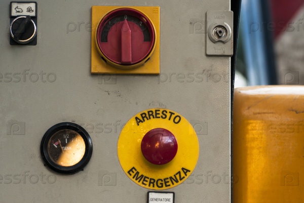 Emergency controls of a forklift
