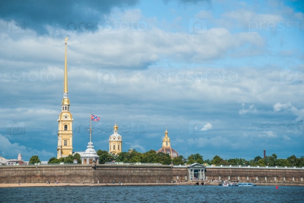 Peter and Paul Fortress viewed from Neva river in Saint Petersburg, Russia. The fortress was built in 18 century and is now one of the main attractions in Saint-Petersburg.