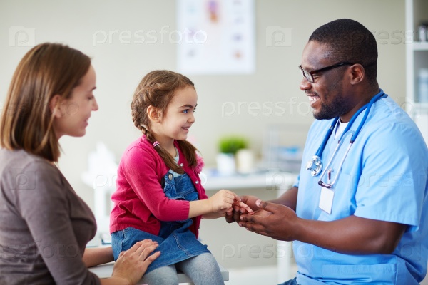 Маленький пациент и врач