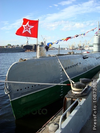 St. Petersburg, Russia - JULY 27: u-boat with the flag of the USSR on the feast of the Navy in the Neva river on July 27, 2008, St. Petersburg, Russia