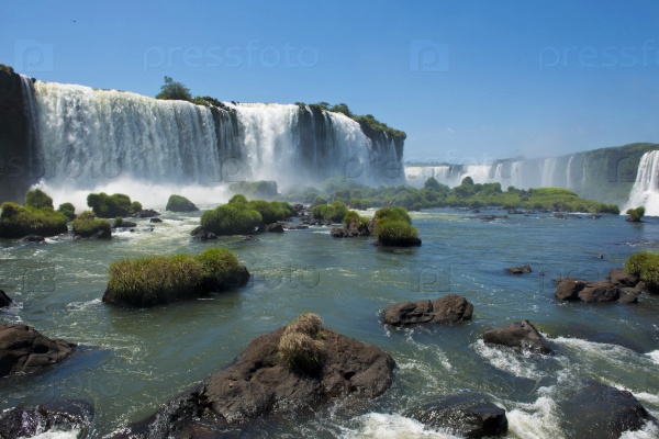 the magnificent garganta del diablo at the iguazu falls, one of the seven natural wonders of the world