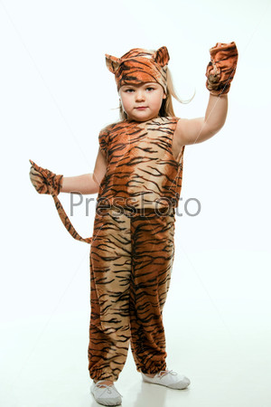 Детские костюмы тигров и львов