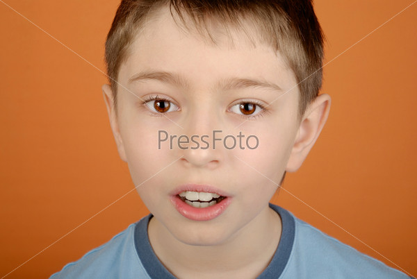 Мальчик с открытым ртом картинка