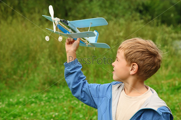 Мальчик с самолетиком нарциссы купить в зеленограде