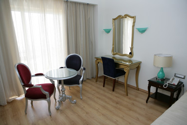 Similar image 213281