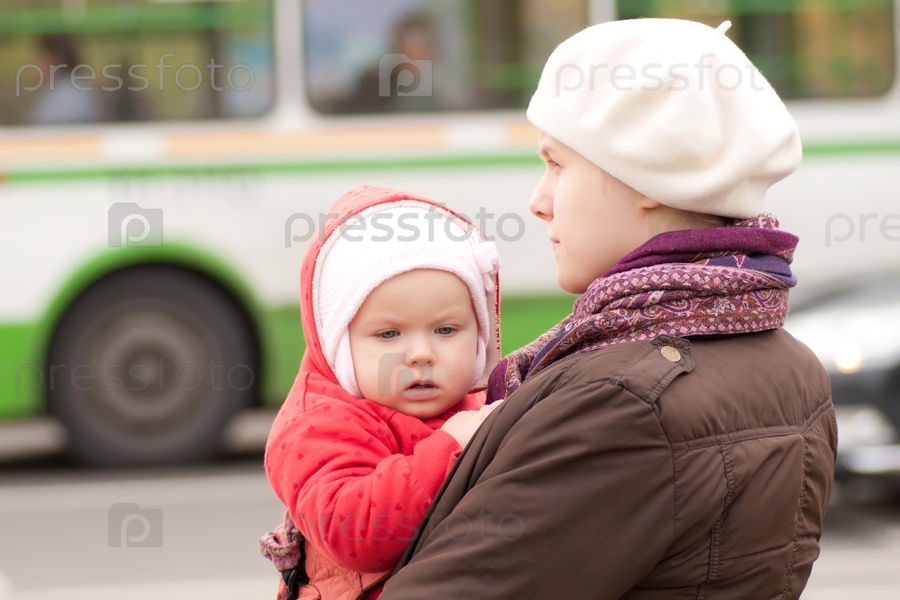 Фото Мама С Ребенком На Руках