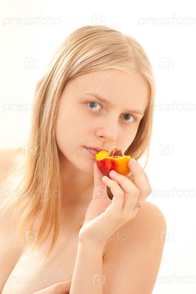 дерево персик нектарин. девушка с персиками. юные персики. девушка с персиками фотосессия. нектарин нектарин.