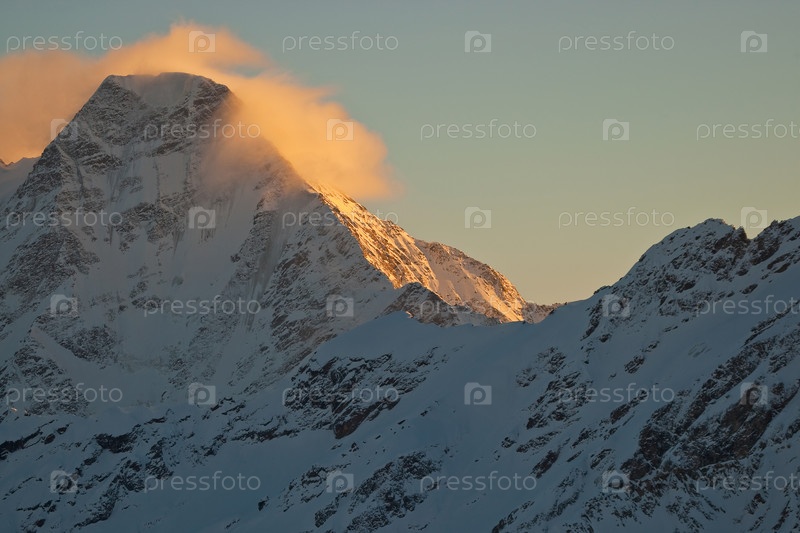 Фотография на тему Закат в горах | PressFoto