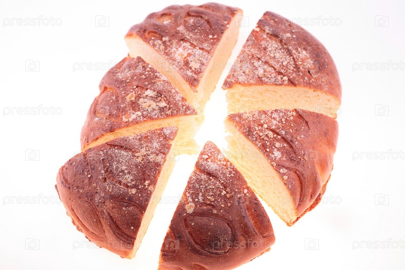 Батон нарезанный круглый. Разрезанная булка. Булочки для бургеров разрезают пополам. Булка разрезанная. Булочки для бургеров разрезают пополам.