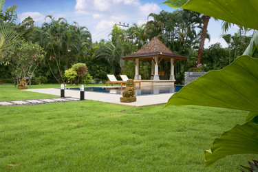 Similar image 550984