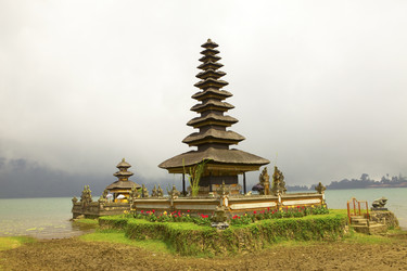 Similar image 584240