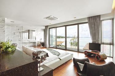 Similar image 684448