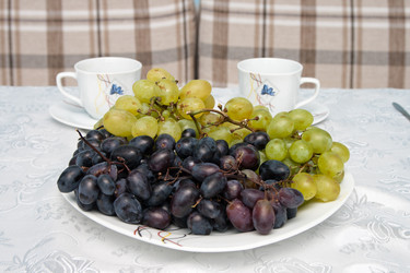 Виноград и две чашки - Scadidi
