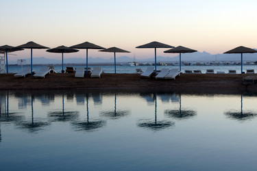 Similar image 1000015