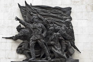 Similar image 990075