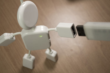 Концентратор USB 2.0 в виде маленького человека на столе - VadimPF