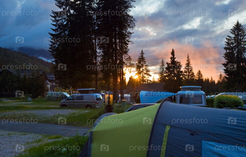Фотография на тему Кемпинг, Италия, Доломиты | PressFoto