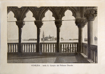 Similar image 1359142