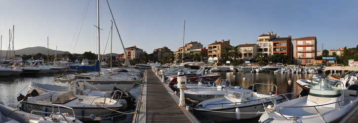 Similar image 1561798