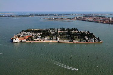 Similar image 1566436