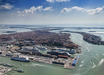 Similar image 1567183