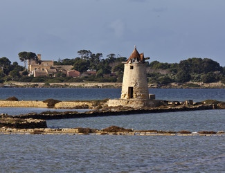 Similar image 1567935