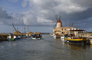 Similar image 1568038