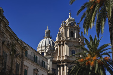 Similar image 1568100