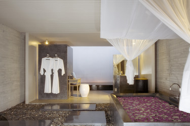 Similar image 1645858