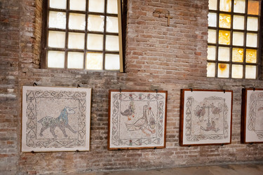 Similar image 1711106