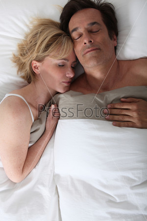 Муж сфотографировал свою спящую жену и поделился в интернете - ecomamochka.ru