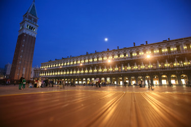 Similar image 2713758