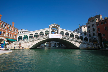 Similar image 2728299