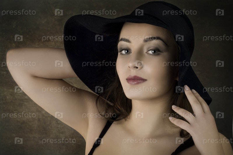 Фотография на тему Красивая девушка в шляпе | PressFoto