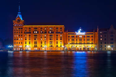 Similar image 2951555