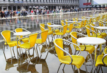 Similar image 5540375