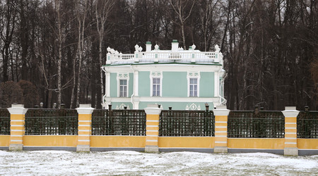 Павильон в парке, Москва - tanor