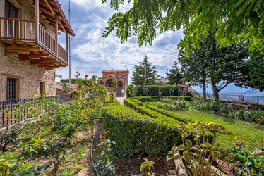 Similar image 6713662