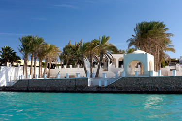 Similar image 6744763