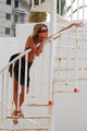 Девка трахнута на лестнице